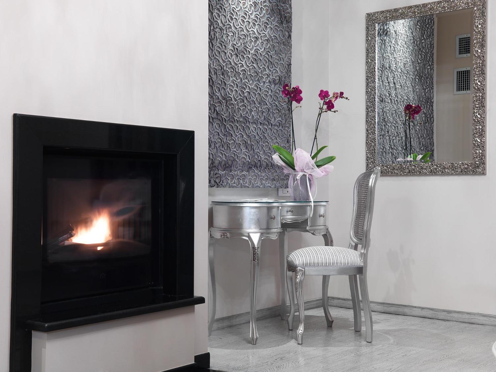 Hondos Classic Hotel & Spa Nestani Ruang foto